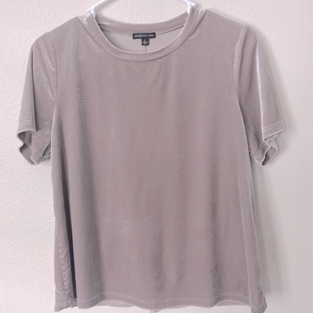 Dusty rose color, Crew neck,  Short sleeve top, Size L